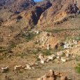 Tagdicht et le Jebel El Kest en arrière (...)